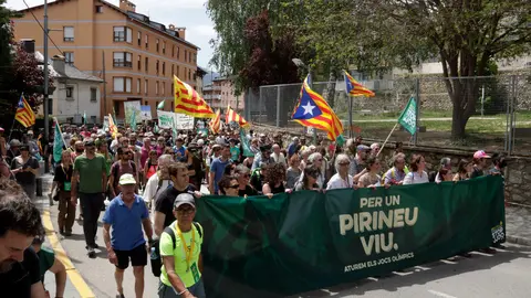 puigcerda-manifestacio-plataforma-stop-jjoo 3