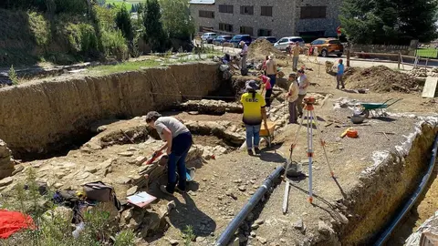 Excavacions Ll&iacute;via 1