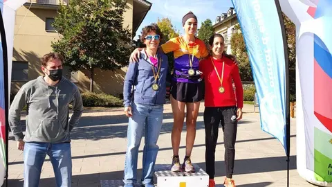 vertical urgellet-2021 p&ograve;dium femen&iacute;
