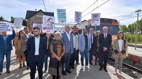 Centenari tren Puigcerd&agrave; acte institucional protesta
