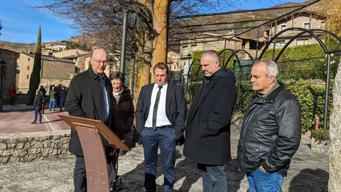 Prullans inauguraci&oacute; carrers, escola i local social