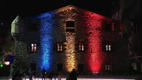 Casa de la Vall il&middot;luminada 30 anys Constituci&oacute;