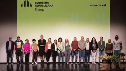L'equip d'Esquerra Republicana Tremp al finalitzar l'acte de presentaci&oacute; (1)