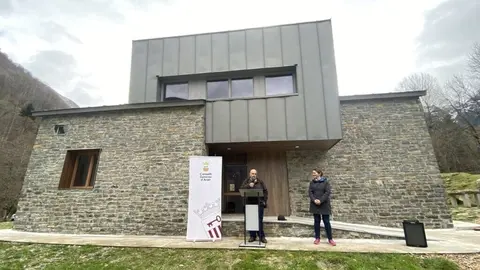 Refugi dera Honeria inauguraci&oacute; 1