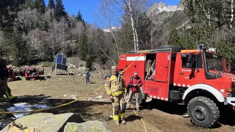 Incendi de xemeneia al refugi Enest Mallafr&eacute;