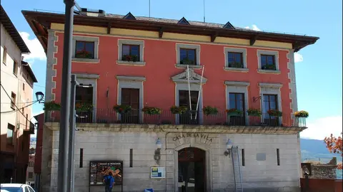 Ayuntamiento (Puigcerd&aacute;, 12-7-2012)