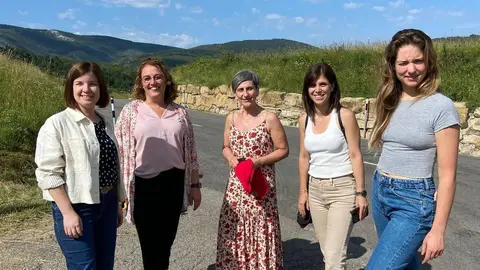 Les candidates d'ERC Lleida i Pirineu avui al Port de Perves, N260