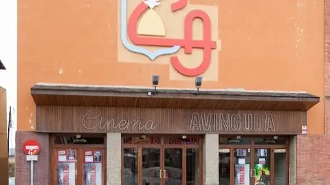Cinema Avinguda - Carrer Major, 49 - Puigcerd&agrave; - La Cerdanya - Girona
