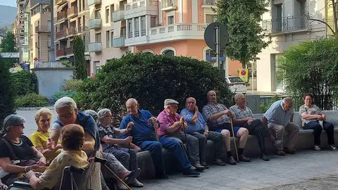 Gent Gran Passeig la Seu 3