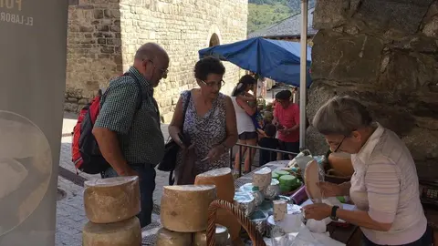 Ta&uuml;ll Fira Formatge de Pastor
