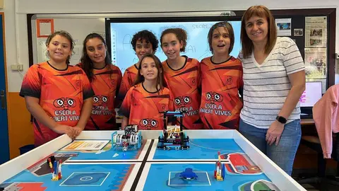 ROB&Ograve;TICA EDUCATIVA Escola Mn Albert Vives 1