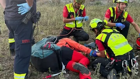 Parapentista Organy&agrave; Bombers