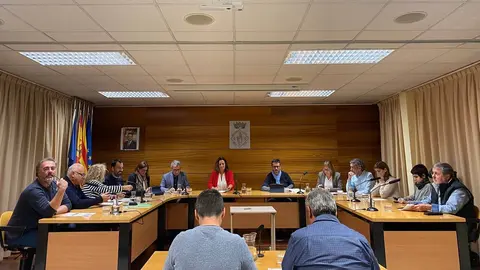 Tremp plenari apuja el preu de l'aigua