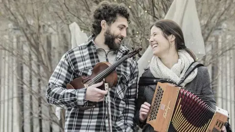 Magari m&uacute;sica d'arrel