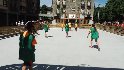 Pista pla&ccedil;a Joan Sansa