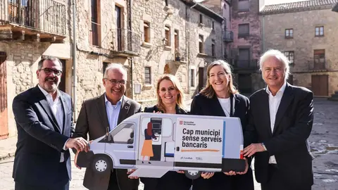 Caixers als pobles