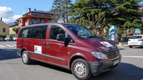 Puigcerd&agrave; taxi bus