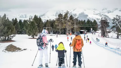 PORT AIN&Eacute; - RAQUETES DE NEU - AUTOR FERR&Agrave;N FONT_