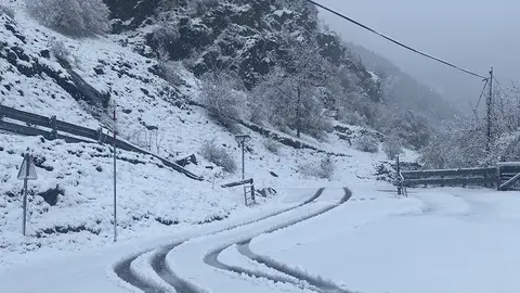Neuv abril Vall Fosca S&iacute;lvia Coll