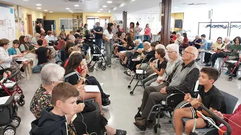 Connectem projecte intergeneracional la Pobla