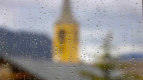 Pluja a Esterri d'&Agrave;neu RAMON BAYLINA