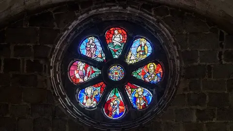 Catedral_interior_absis_vitrall_roseto