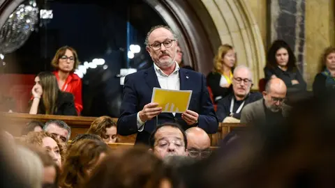El diputat Pepe Vidal durant una intervenci&oacute; al Parlament2