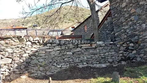 Casa Bringu&eacute; pedra seca