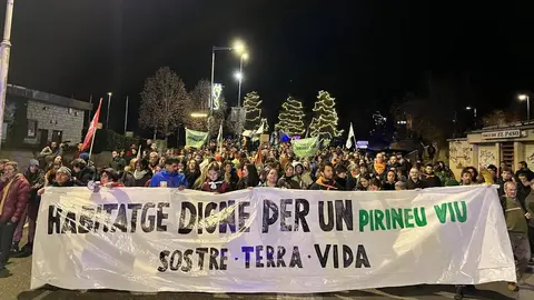 PIRINEU VIU MANIFESTACI&Oacute; LA SEU 4