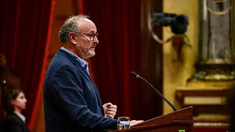 Pepe Vidal durant una intervenci&oacute; al Parlament