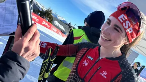 Laia Sell&eacute;s bronze vertical