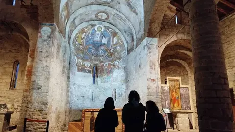 La visita a l'esgl&eacute;sia de Sant Climent de Ta&uuml;ll