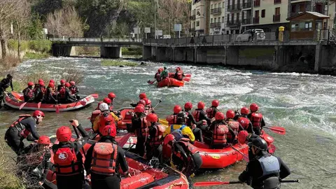 Barques de r&agrave;fting al riu Noguera Pallaresa Marta Lluvich 2