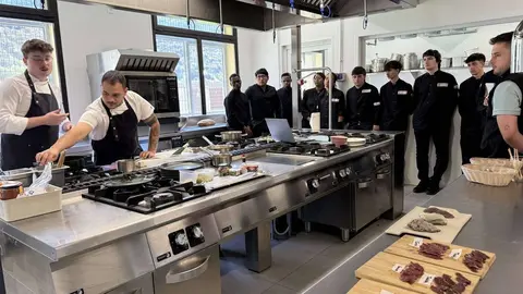 ESCOLA HOSTALERIA PALLARS CA&Ccedil;A 1