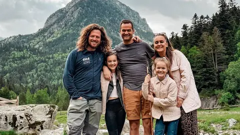 La familia amb el guia del Parc Nacional. Cr&egrave;dit @explore_the_world_with_kids
