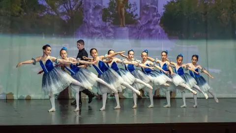 pUIGCERD&Agrave; 'Pas a Pas Gym Dance' 1