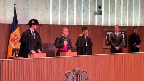 Bisbe Serrano jurament constituci&oacute; andorrana 3