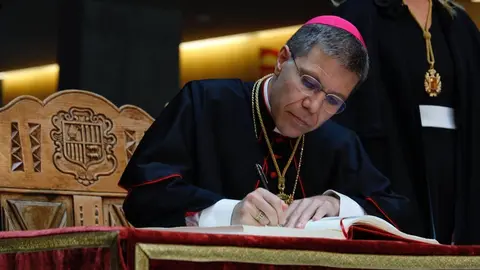 Bisbe Serrano jurament constituci&oacute; andorrana 7