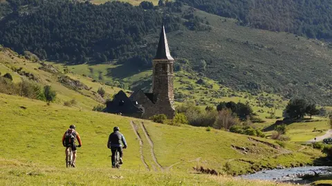 BTT a Montgarri. Arxiu Consorci Turisme Valls d'&Agrave;neu