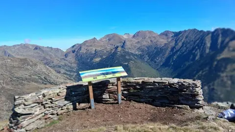 Cartell panor&agrave;mic del mirador del Tuc de la Cima 1