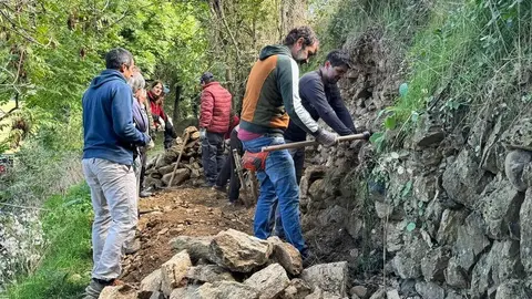 Pedra seca cam&iacute; de Parrota 3