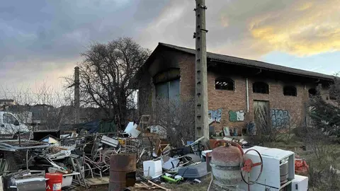 Nau pol&iacute;gon estaci&oacute; Puigcerd&agrave; 1