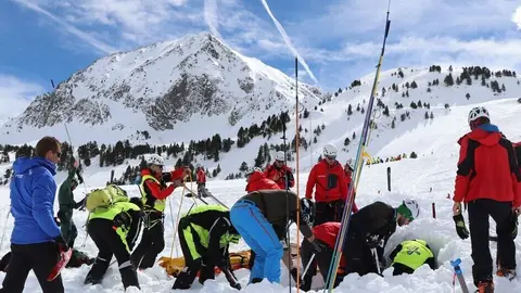 practica-de-aludes-en-Baqueira