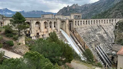 Presa d'Oliana Albert L. Cobo