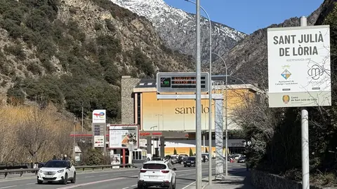 Sant Juli&agrave; de L&ograve;ria entrada