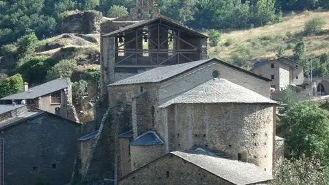 Col&middot;legiata Santa Maria de Castellb&ograve;