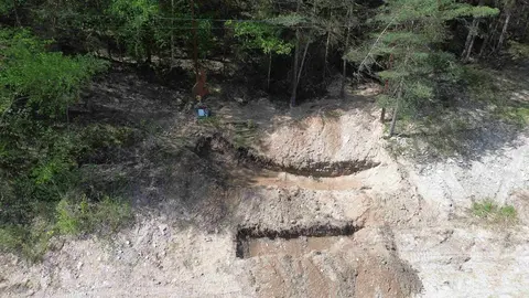 Excavaci_per_localitzar_la_fossa_de_lHostal_dAid_1
