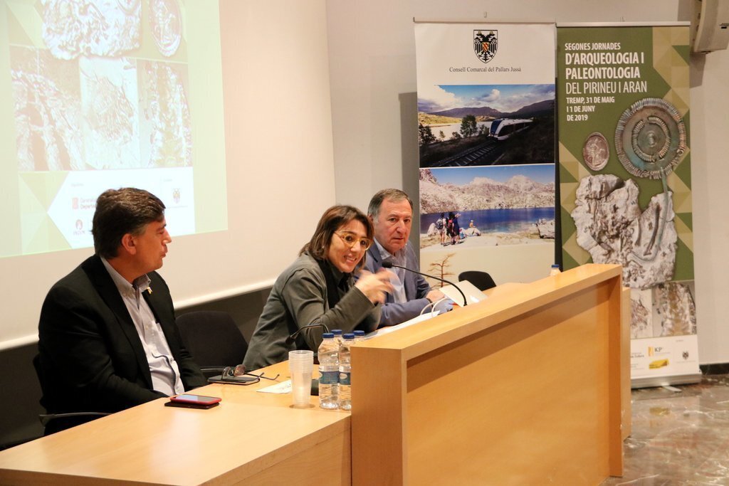 La directora general de Patrimoni Cultural, Elsa Ibar, ha inaugurat les jornades d'Arqueologia i Paleontologia del Pirineu a Tremp el 31 de maig del 2019. (horitzontal)