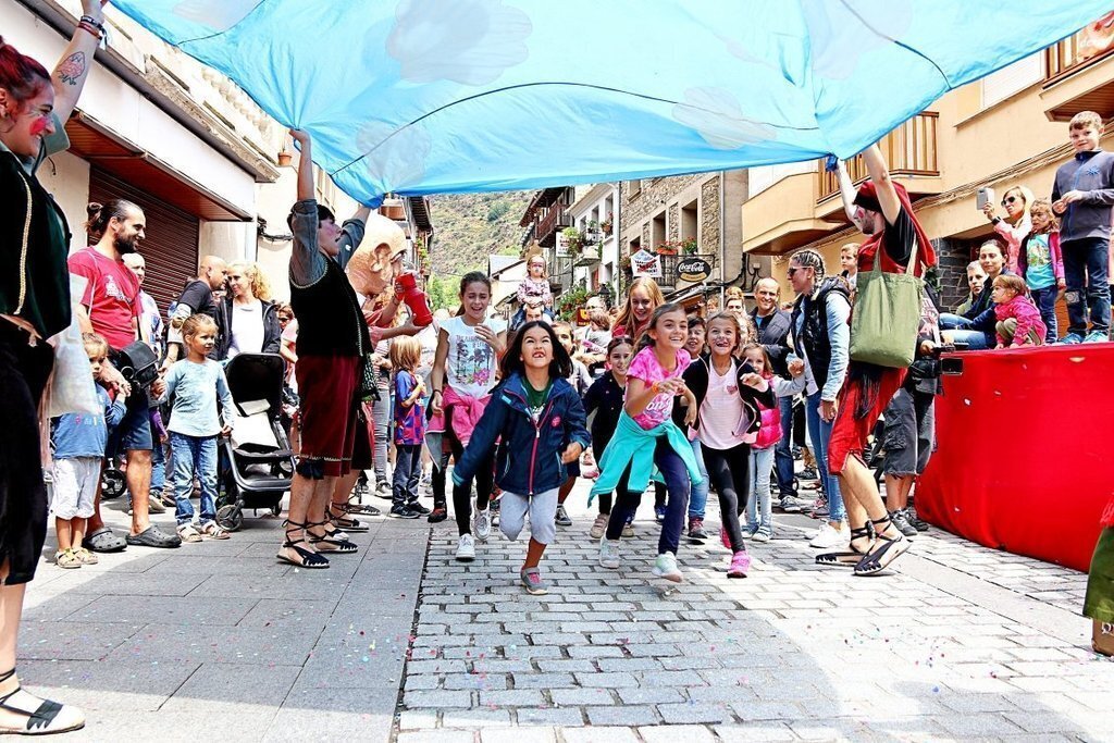 Passacarrers de diumenge a l'Esbaiola't. Imatge del 28 de juliol de 2019. (Horitzontal)