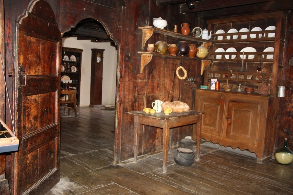 Imatge de l'interior de l'Ecomuseu de les Valls d'Àneu, al Pallars Sobirà. Imatge del 30 de juny del 2013. (horitzontal)